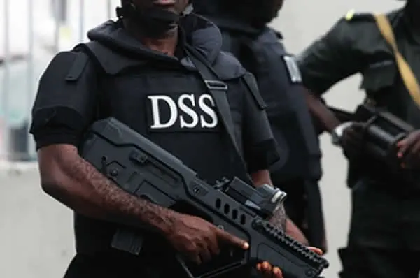 DSS ta tsare ’yan canji 17 a kasuwar WAPA