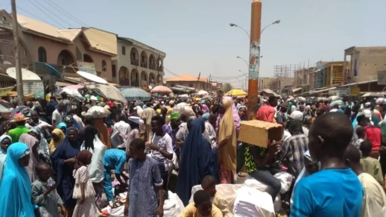 Sai Buhari ya yi magana za mu karbi tsohon kudi – ’Yan kasuwa