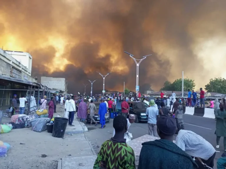 Dubban shaguna sun kone a gobarar Monday market, Maiduguri