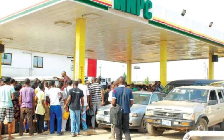 Karancin mai: Masu sufuri sun yi barazanar zanga-zanga a hedkwatar NNPC