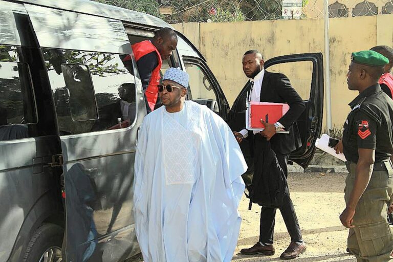 EFCC ta gurfanar da A A Zaura a gaban kuliya bisa zargin damfara a Dubai, Kuwait