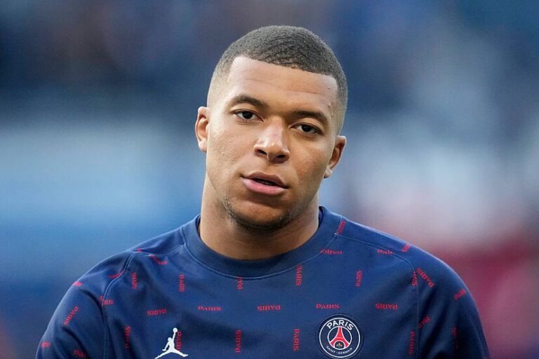 PSG na duba yiwuwar sayar da Mbappe kafin kwantiraginsa ya kare