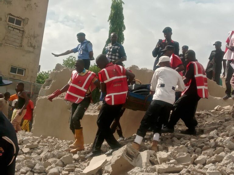 Hotunan yadda gini ya ruftawa masu diban ganimar rusau a Kano