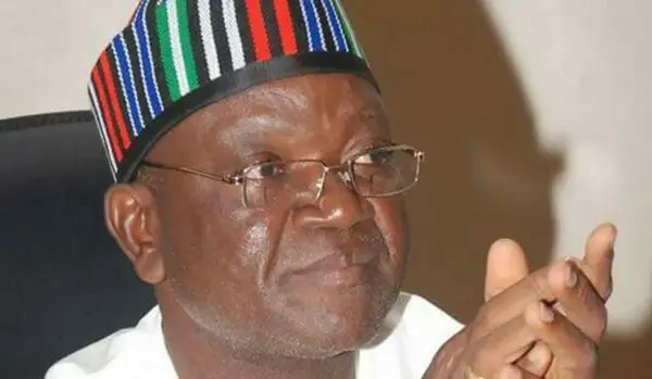 Hukumar EFCC ta saki tsohon gwamnan jihar Benue Ortom bayan shafe sa’o’i 10 a komar su