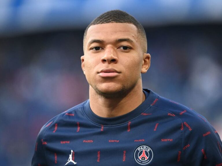 ‘Ƴan wasan PSG sun kai ƙarar Mbappe