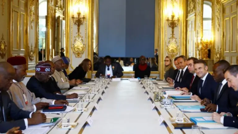 Shugaban Nigeria ya gana da shugaba Macron na Faransa