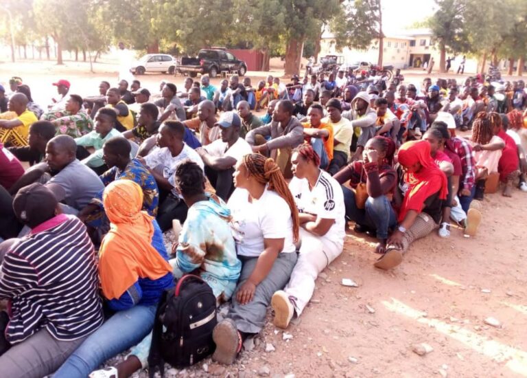 Yan sanda sun kama mutane 165 da suka shigo Nigeria ba bisa ka’ida ba