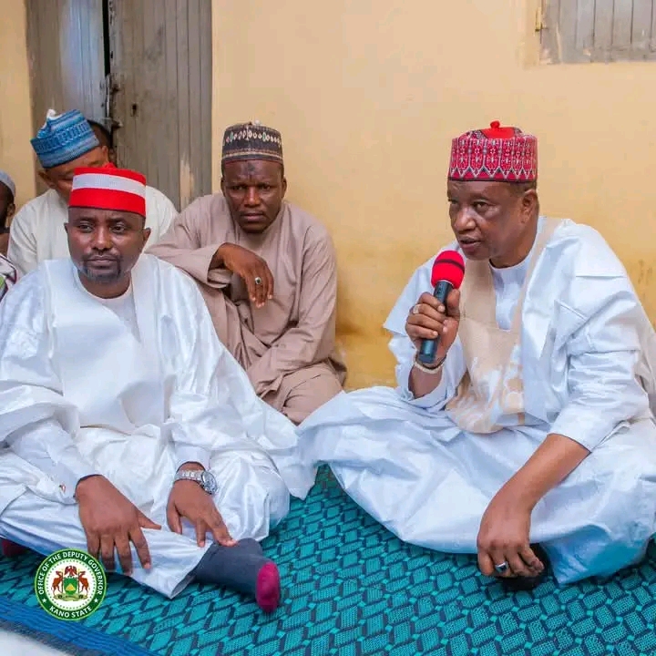 Mataimakin gwamnan Kano ya ziyarci iyalan waɗanda suka rasu a hatsarin mota