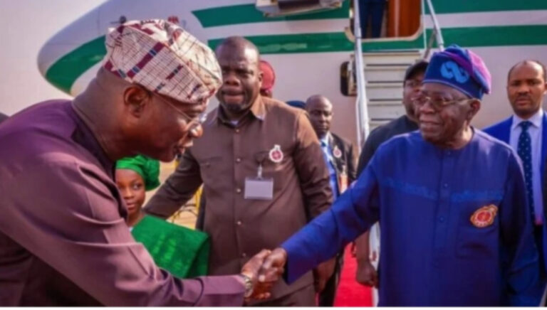 Shugaba Tinubu ya bar Lagos zuwa Abuja bayan shafe makonni biyu