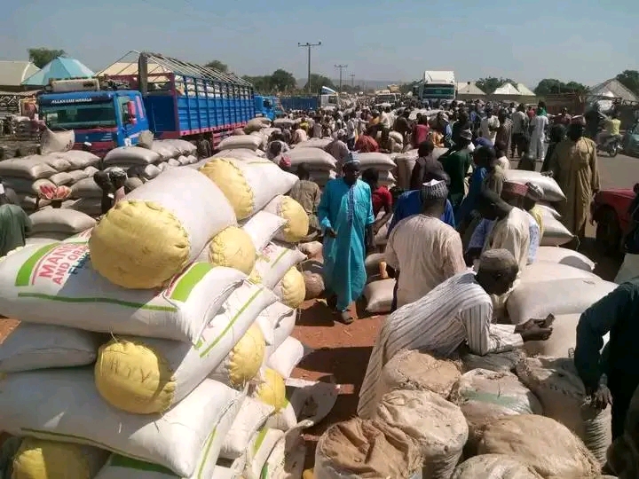 Direba Ya Gudu Da Buhunan Masara 463 Bayan Ya Bai Wa Ɗan Rakiyarsa Guba