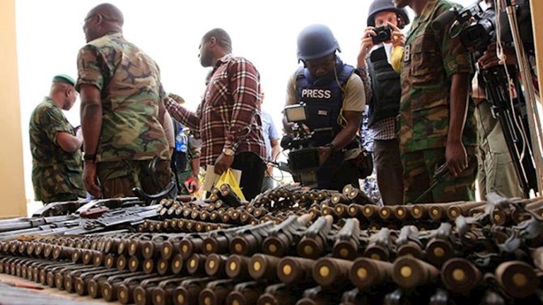Soja da ɗan sanda sun shiga hannu bisa zargin safarar makamai ga Boko Haram