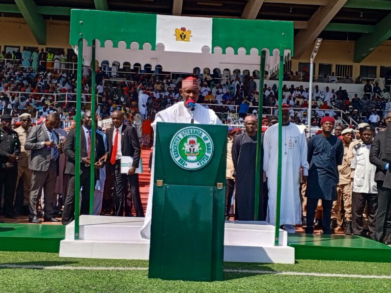 Gwamnan Kano ya roƙi shugaban ƙasa ya cire kwamishinan ƴan sandan Kano