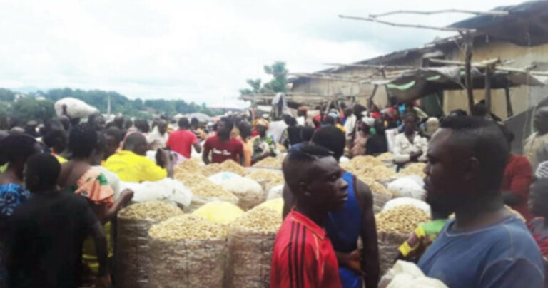 Farashin kayan abinci ya yi raga-raga a wasu kasuwannin Abuja, manoma sun koka