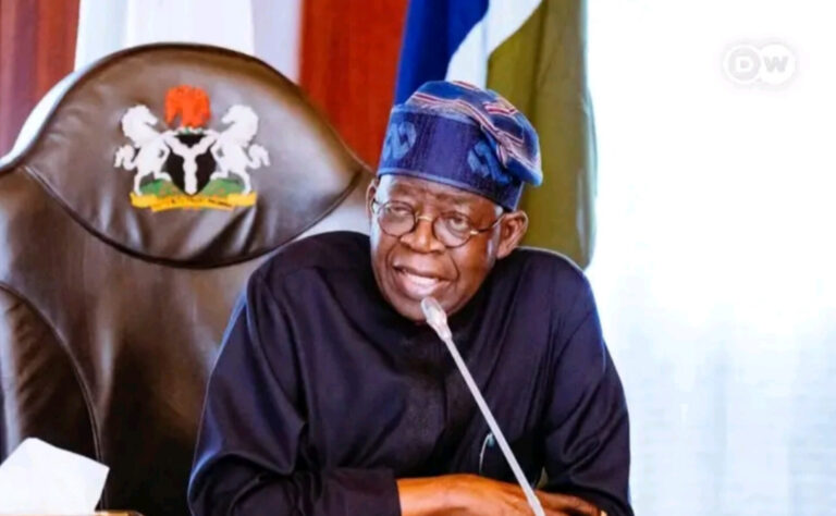 Tinubu Ya Sauke Manyan Hafsoshin Tsaro, Ya Naɗa Sabbi