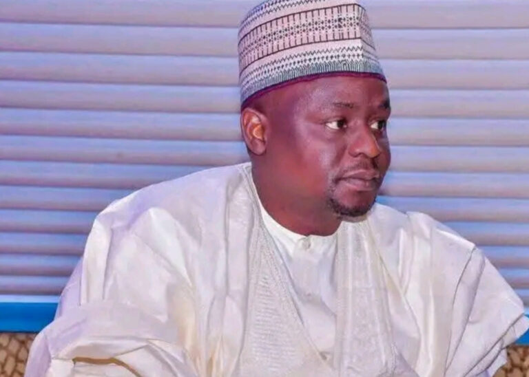 Tsohon kwamishinan ilimi ya zargi gwamnatin Kano da sayar da filin makaranta kan Naira miliyan 100