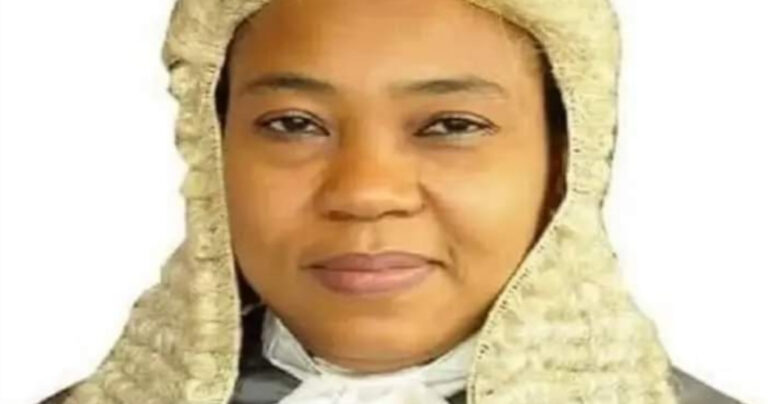 Hukumar kula da ma’aikatan shari’a ta Kano ta dakatar da jami’an ta biyu 