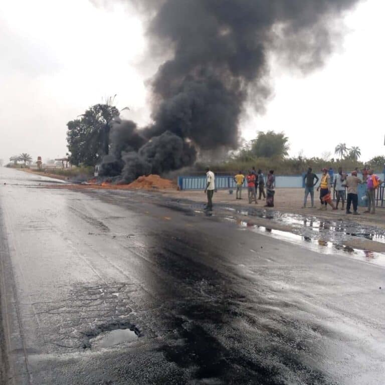 4 burnt to death in Ogun auto crash