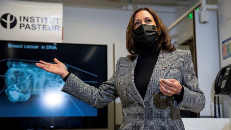 Kamala Harris informed for employ ‘French accent’ to French scientists while touring Parisian lab