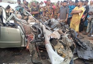 6 die,12 injured in Christmas Day accident on Lagos-Ibadan Expressway