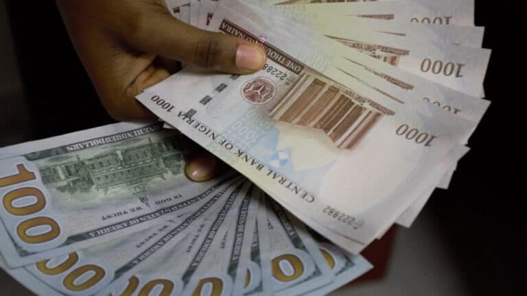 Naira drops to N570 per 1 dollar at parallel market