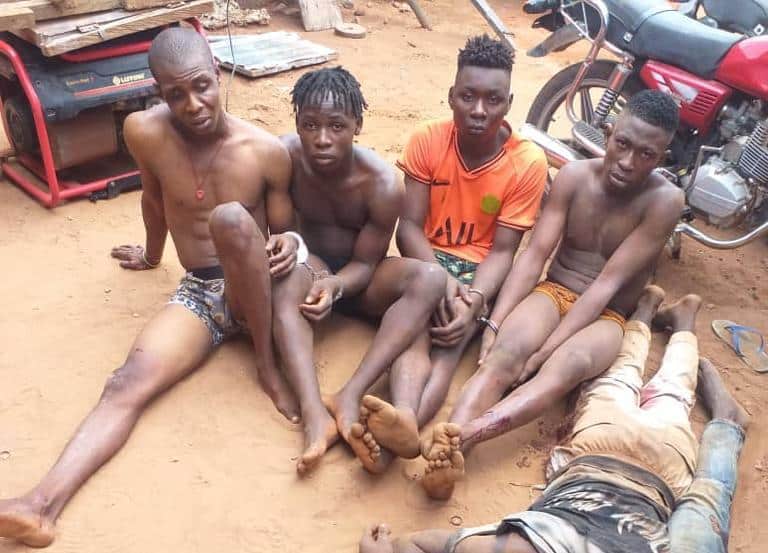 Police kill 2, arrest 4 armed robbers in Anambra