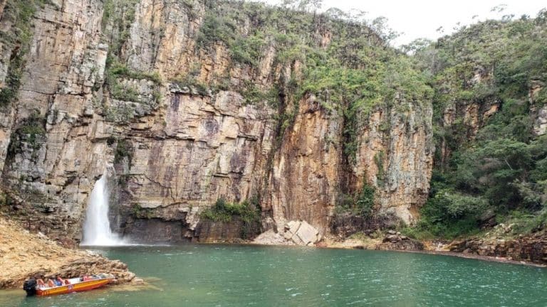 7 dead, 3 missing after rock face collapse at Brazilian waterfall