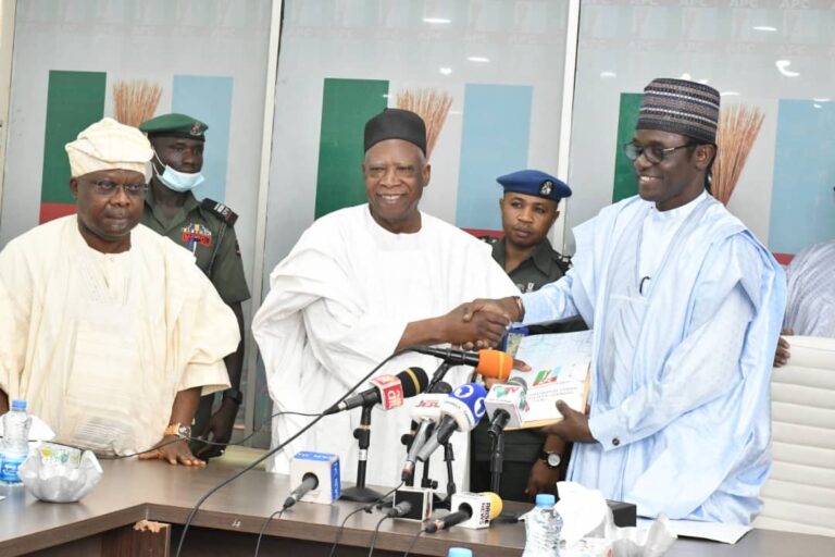 Buni hands over APC chairmanship to Adamu