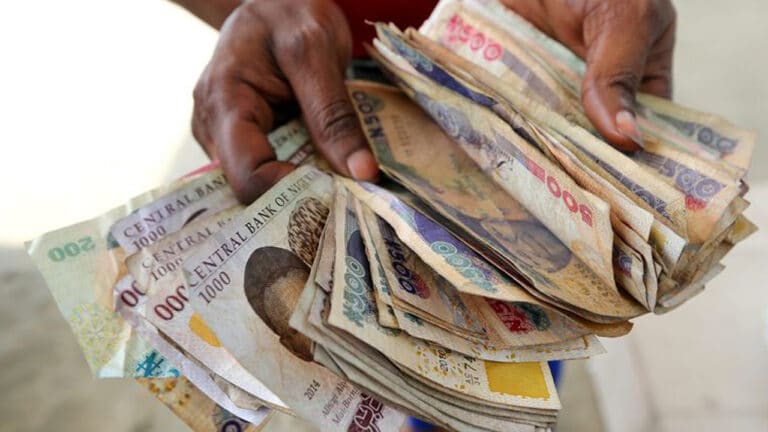 Naira gains marginally, exchanges at 420 to dollar