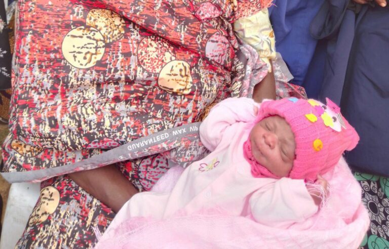 Woman delivers during event while waiting for delivery kit in Kano