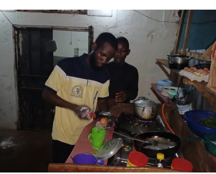 ASUU Strike: Sokoto medical student turns food vendor