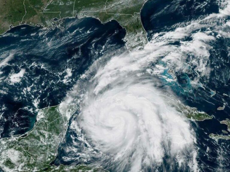 Hurricane warning extended as Florida braces for potentially devastating Ian