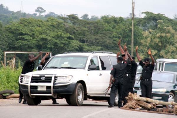 Lagos PPRO disguises, policeman asks him for ‘something’ at checkpoint