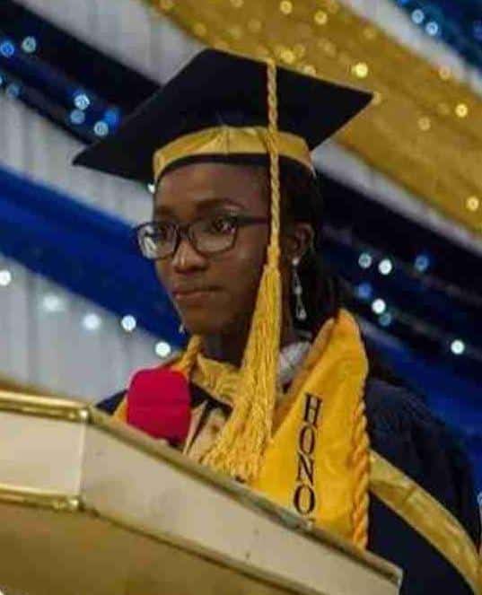 Nigerian lady sets record, earns 100 percent first class in industrial chemistry