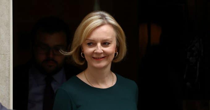 Liz Truss to hold press conference over tax cuts