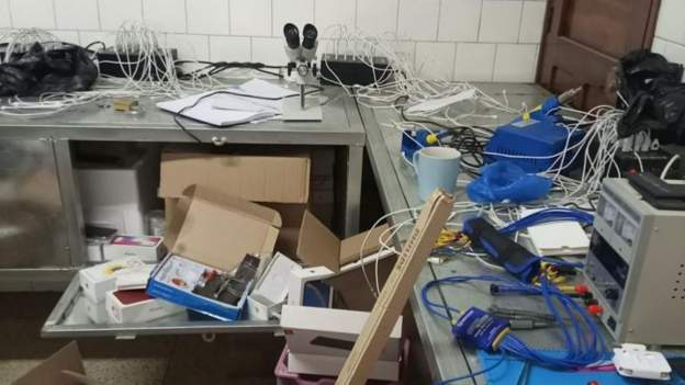 Customs raid fake iPhone factory in Maputo