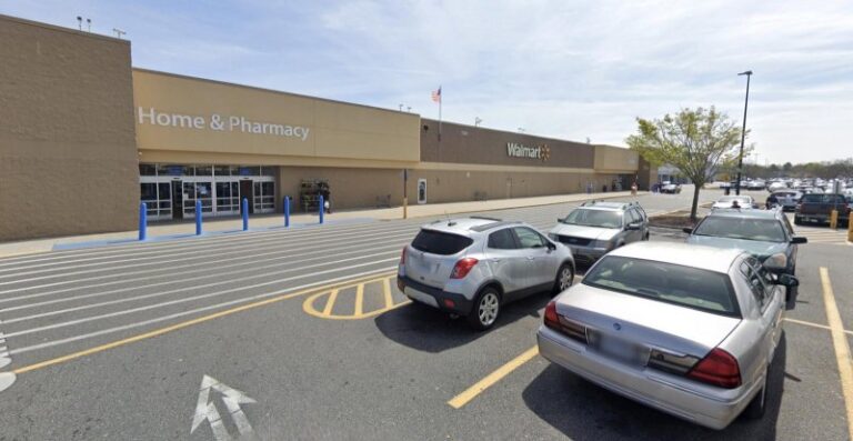 Gunman kills 10 in Virginia Walmart store