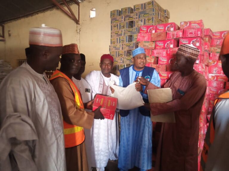 2022 flood: NEMA presents relief materials for victims in Sokoto