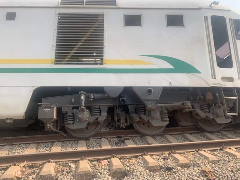 BREAKING: Abuja-Kaduna train derails