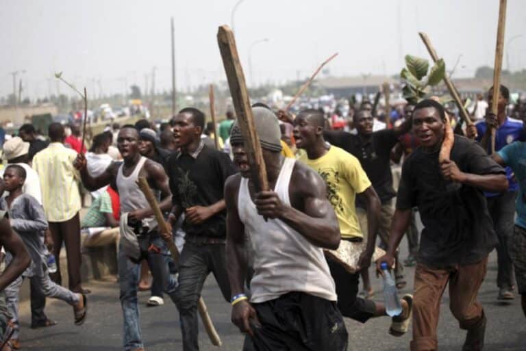 3 feared dead as APC, PDP supporters clash in Lagos