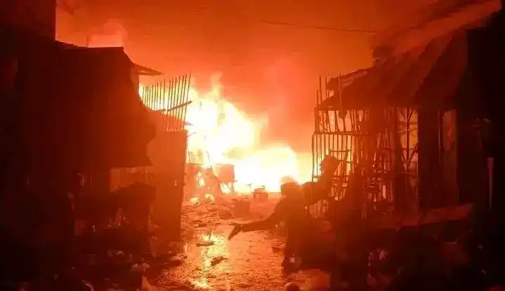 JUST IN: Fire razes Maiduguri central market