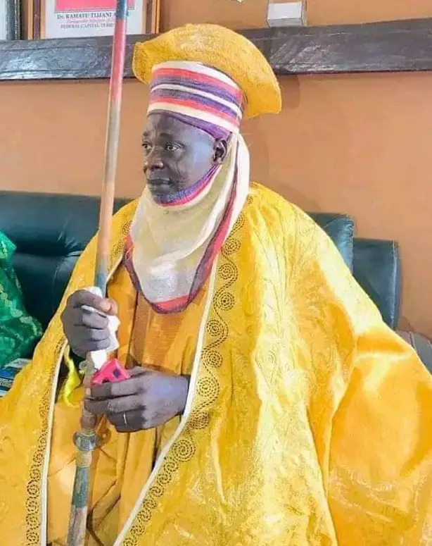 Abuja traditional ruler slumps, dies in palace