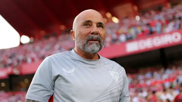 Sevilla sacks Jorge Sampaoli ahead of United showdown