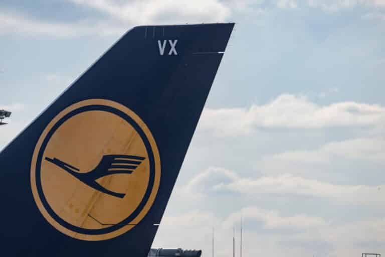 FILED - A view of the Lufthansa logo. Photo: Boris Roessler/dpa