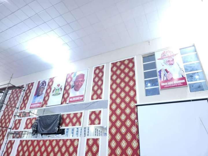 Speculation rises as Kano Gov’t reinstalls Emir Sanusi’s portrait