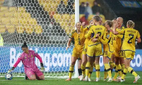 Sweden squeeze past South Africa in World Cup opener