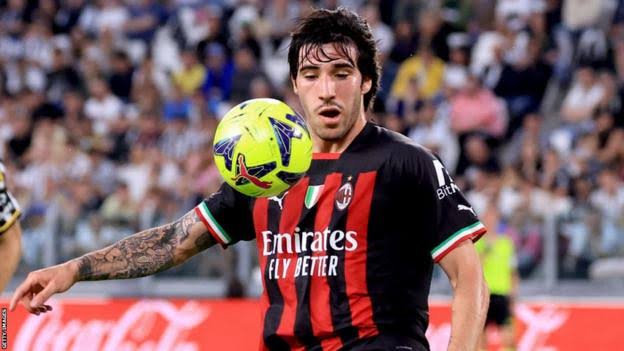 Newcastle makes AC Milan midfielder most expensive Italian player of all time