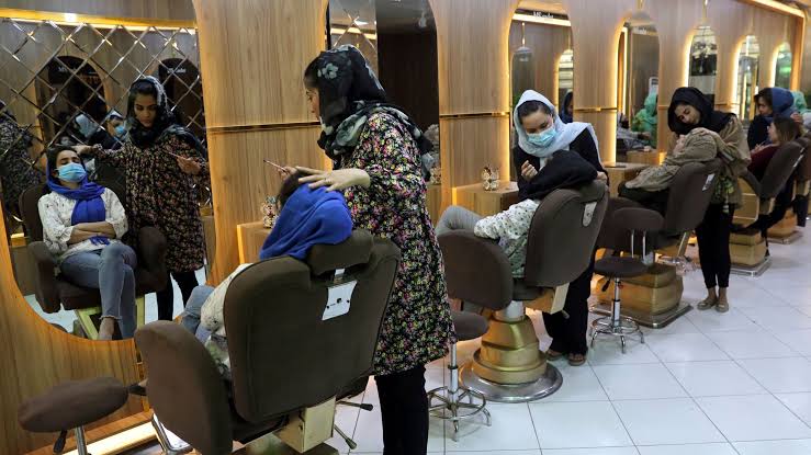 Taliban shuts down hair, beauty salons in Afghanistan