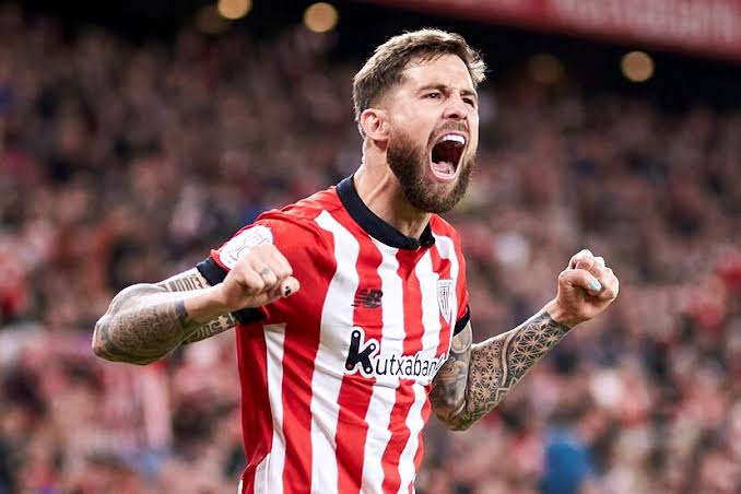 Barcelona signs Bilbao centre-back Inigo Martinez