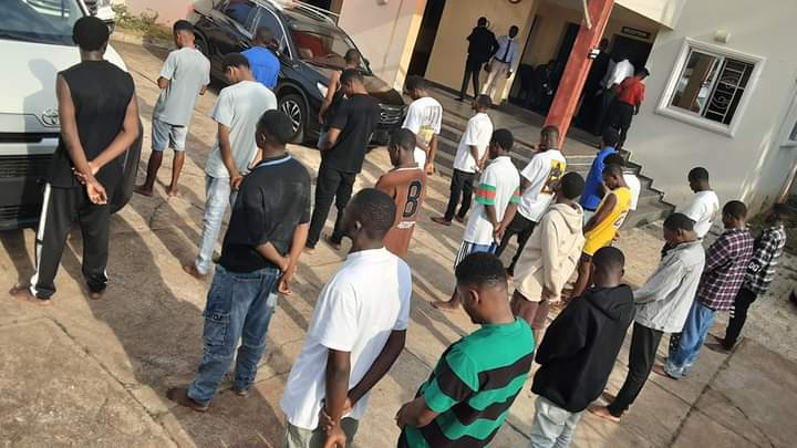 PHOTOS: EFCC operatives arrest 23 suspected internet fraudsters in Benue