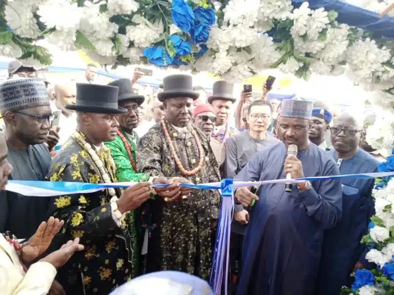 FG inaugurates Port Harcourt-Aba rail project, train service begins 